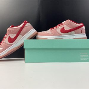 nike sb dunk strange love skate boards